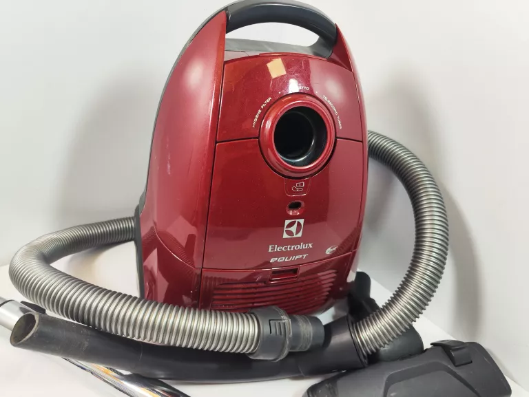 ODKURZACZ ELECTROLUX EEQ21 + AKCES