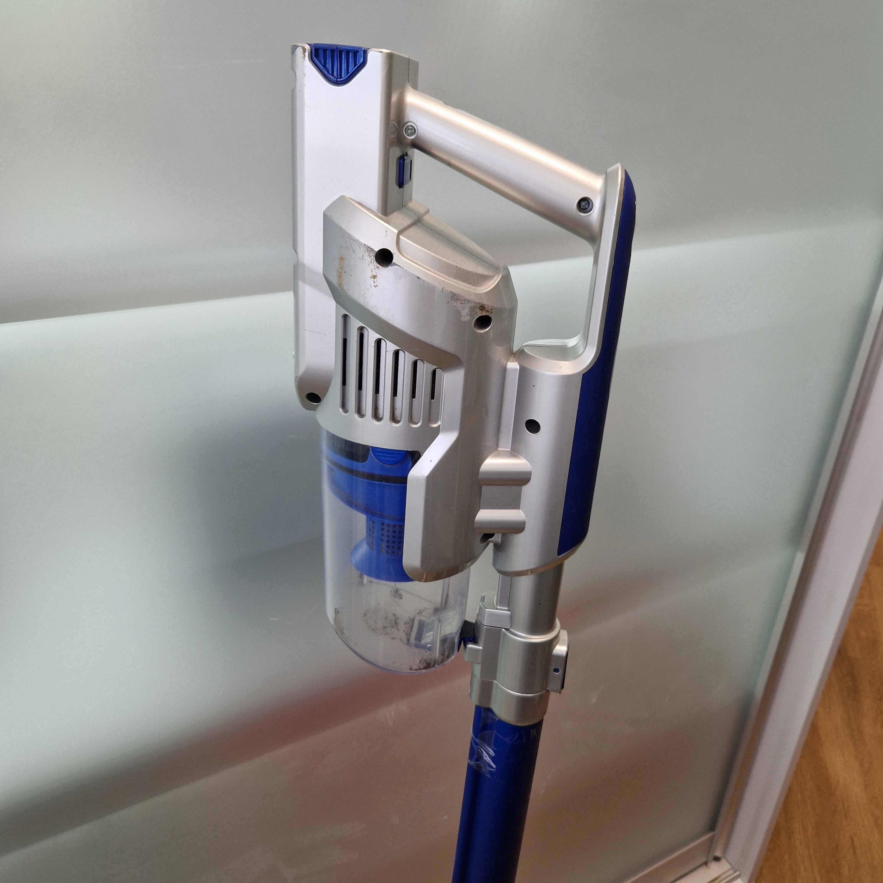 odkurzacz-pionowy-blaupunkt-vch601-brak-zasilacza-stan-uzywany