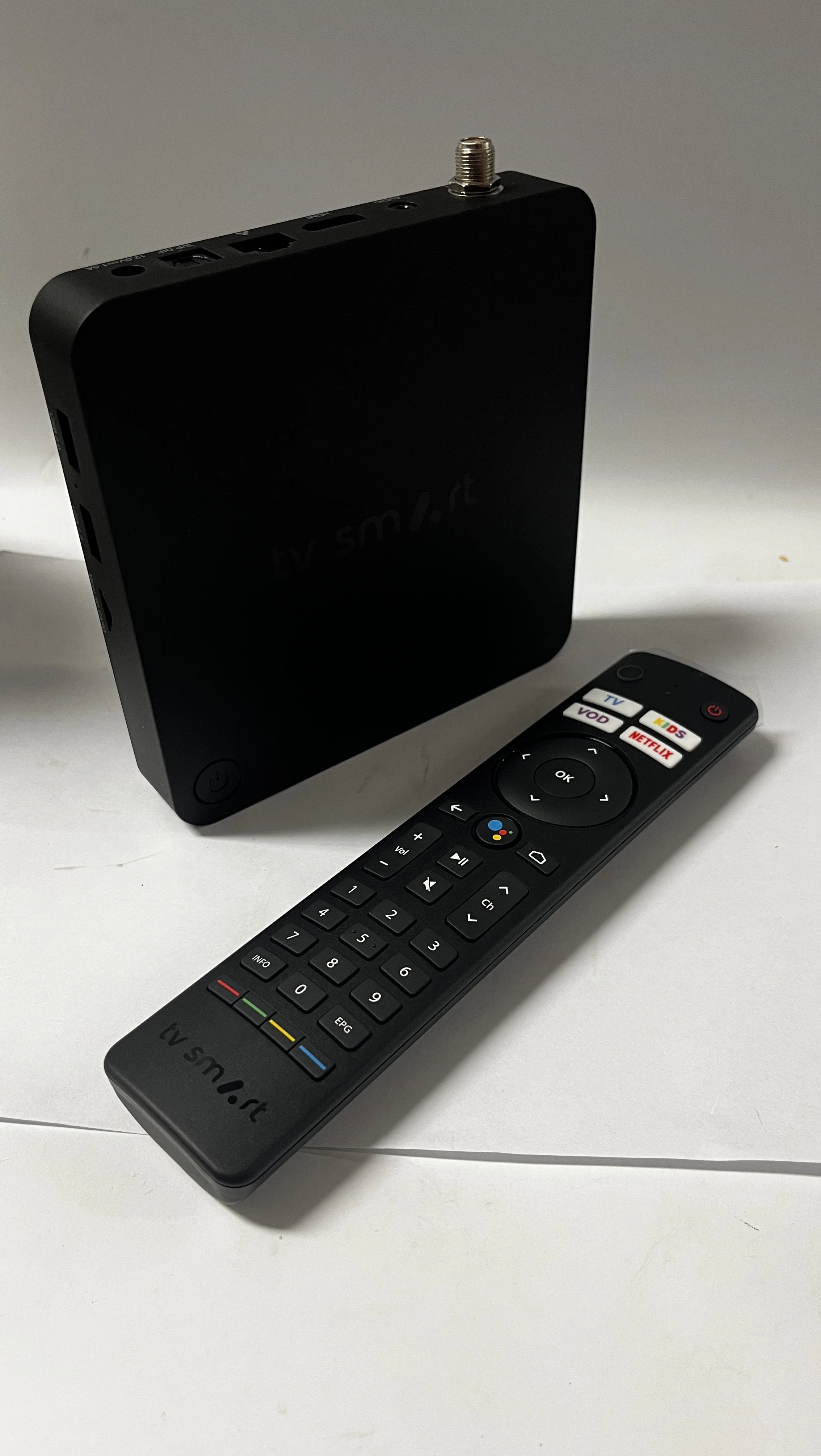 dekoder-tv-smart-4k-box-dv8988-ean-gtin-00000000