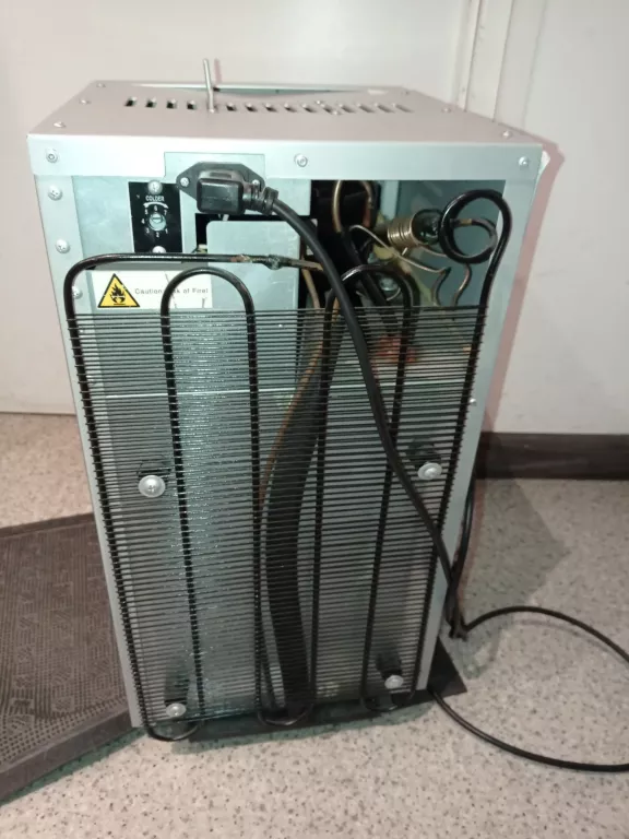 mini-lodowka-red-bull-rbi-obc-1-eco-led-16l-kod-producenta-red-bull