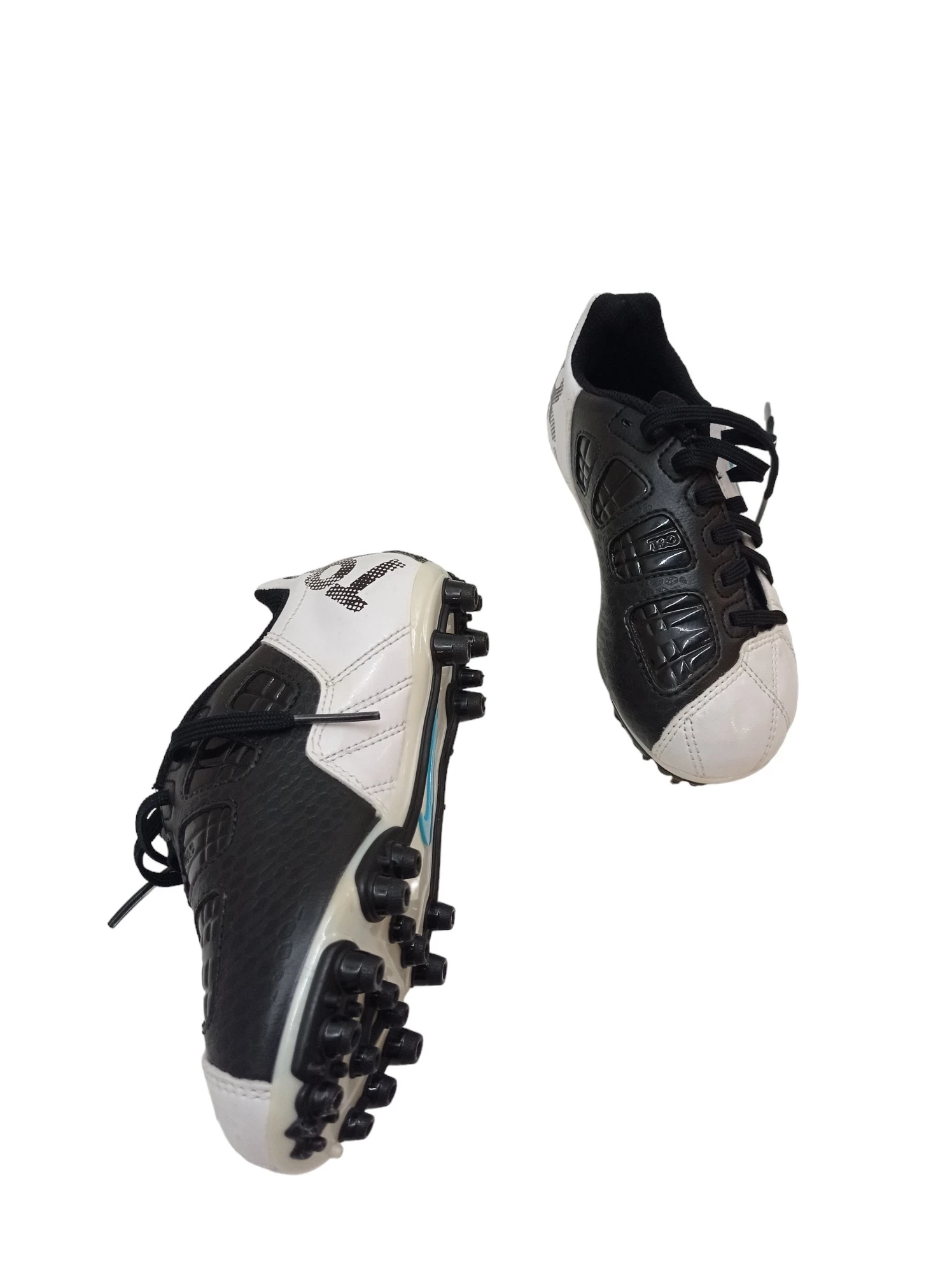 buty-nike-korki-dzieciece-plec-produkt-uniseks