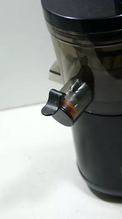 WYCISKARKA WOLNOOBROTOWA STELLA WW-150