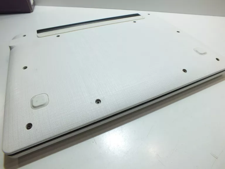 LAPTOP ACER ONE 10 S1002-136J OPIS