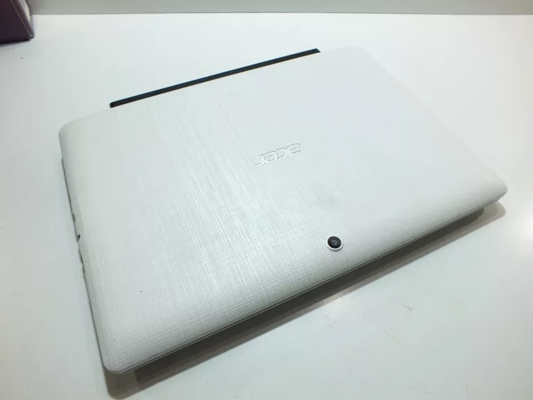 LAPTOP ACER ONE 10 S1002-136J OPIS