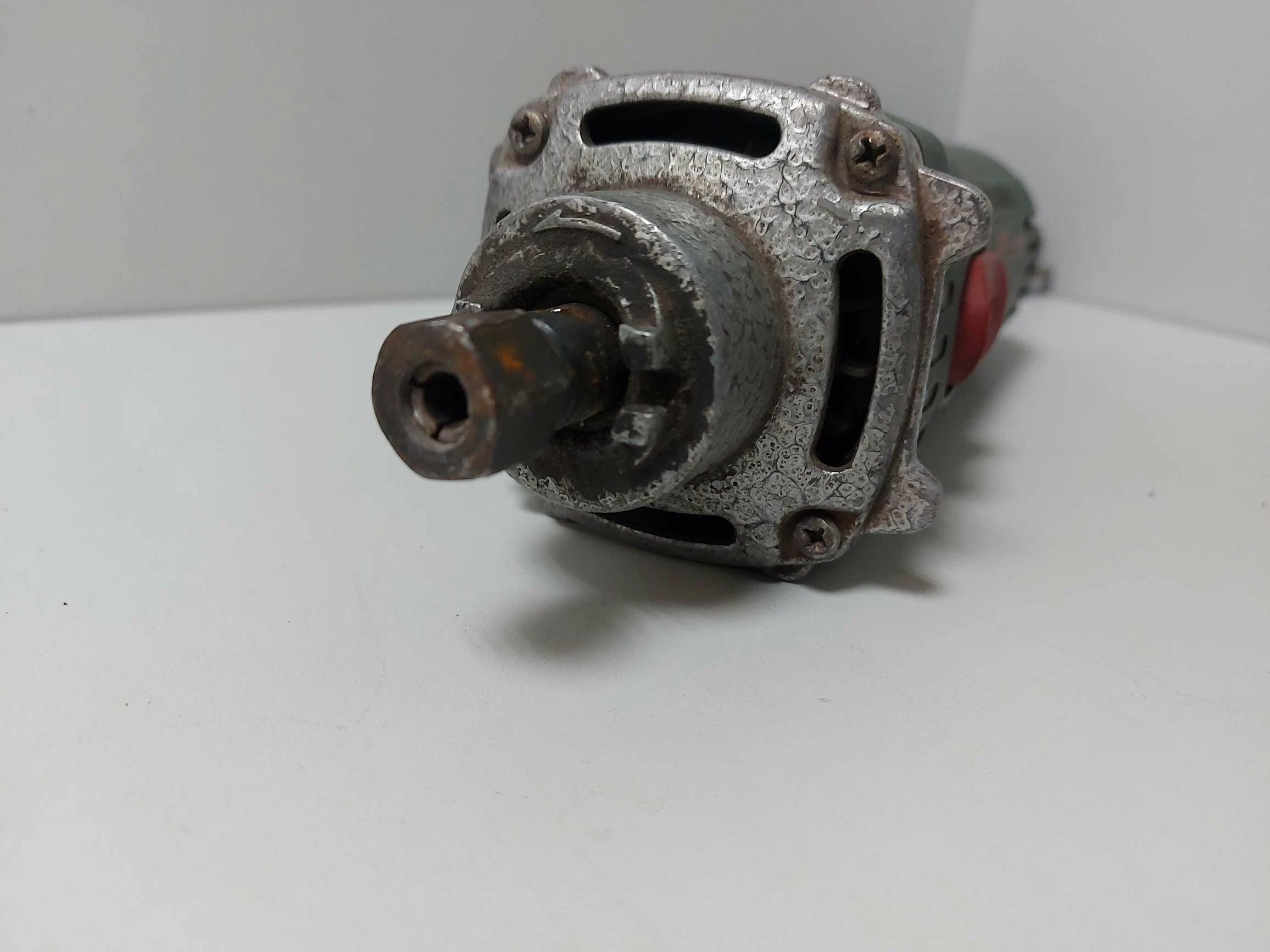 szlifierka-prosta-dwt-gs06-27-lv-stan-uzywany