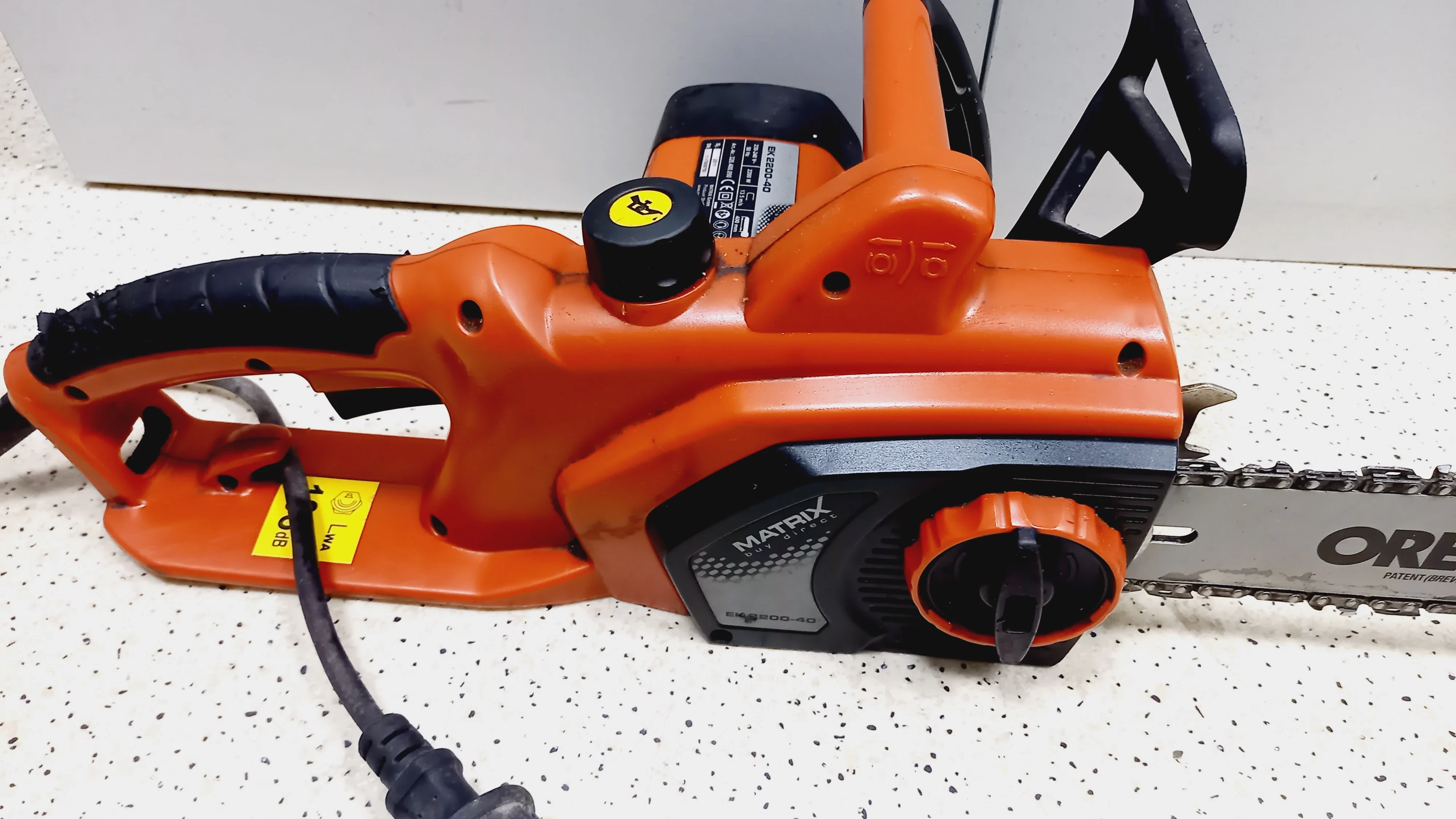 pilarka-elektryczna-matrix-ek-2200-40-stan-uzywany