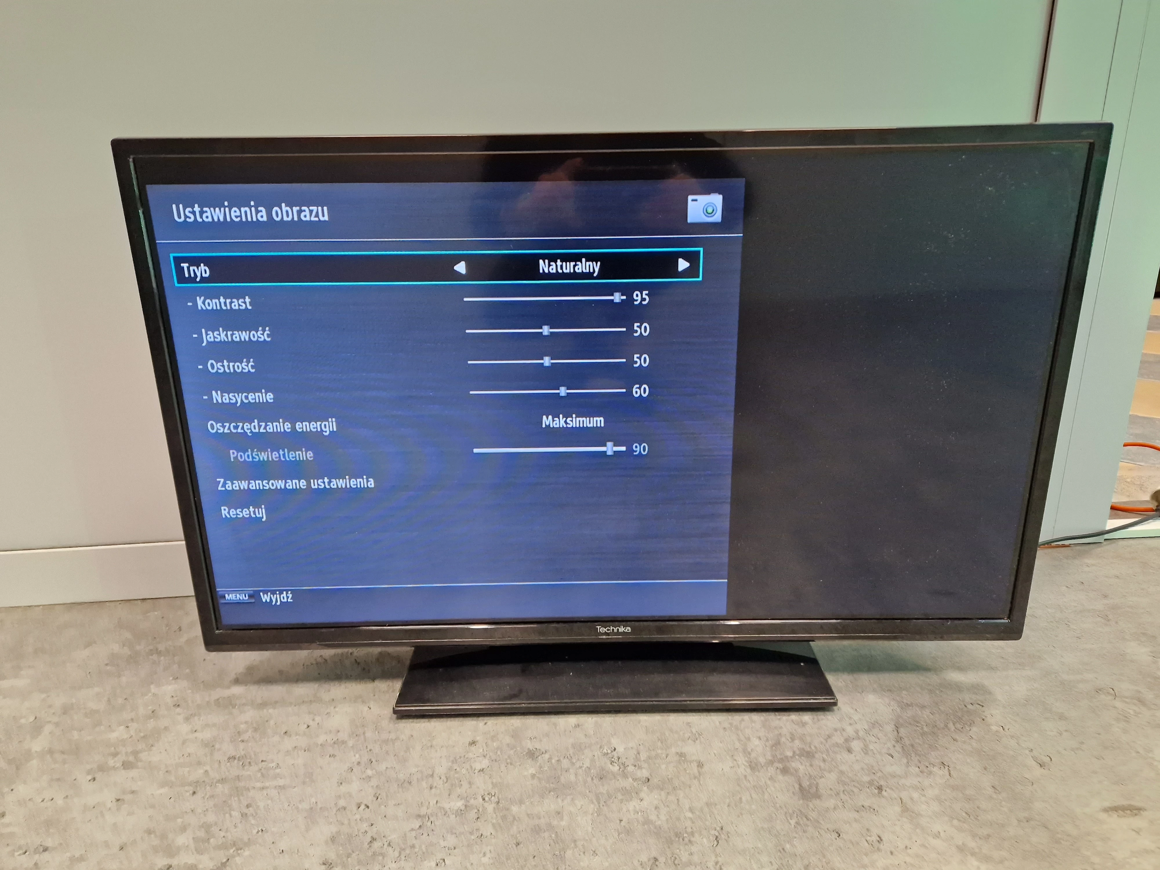 tv-technika-t32hd-278-17-smart-tv-nie