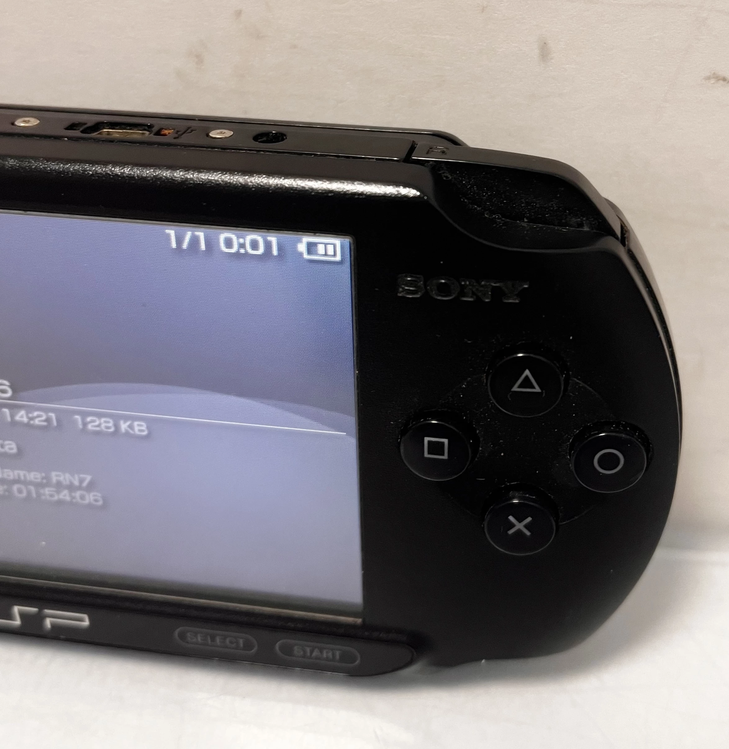 konsola-psp-e-1004-model-e-1004