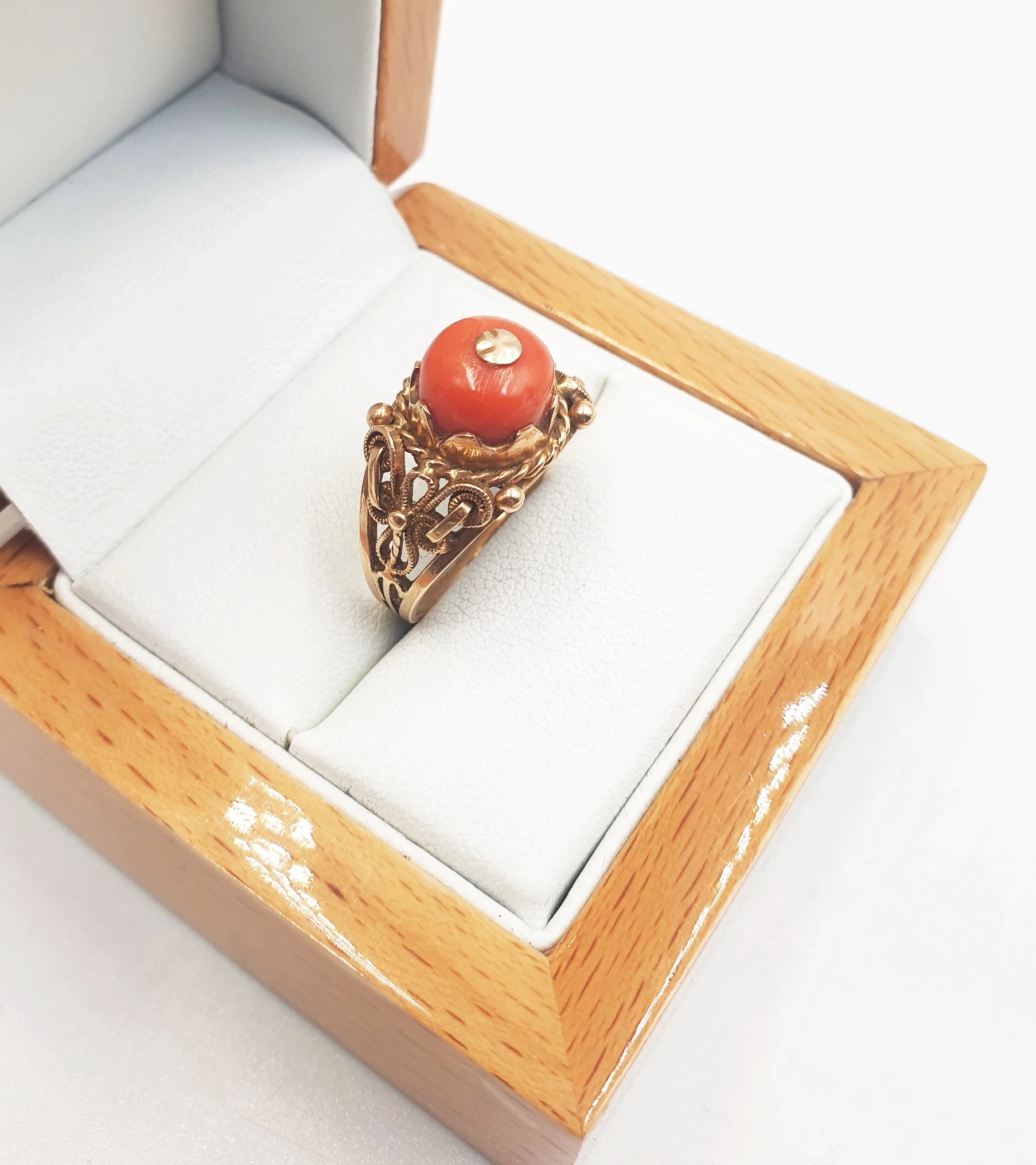 zloty-pierscionek-z-koralem-489gr-p585-marka-inna-marka