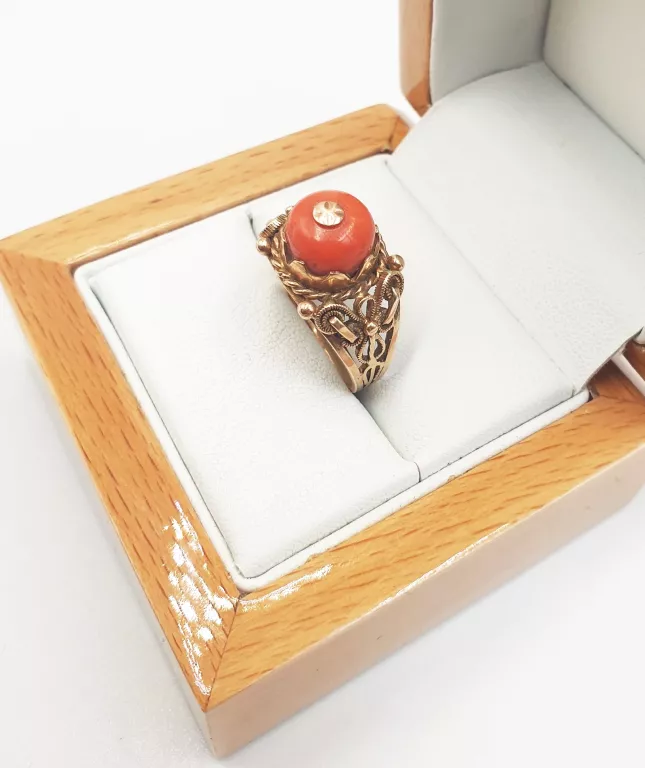 zloty-pierscionek-z-koralem-489gr-p585-stan-uzywany