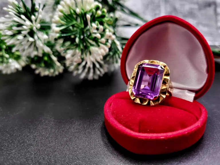 zloty-pierscionek-z-duzym-oczkiem-vintage-585-r16-marka-bez-marki