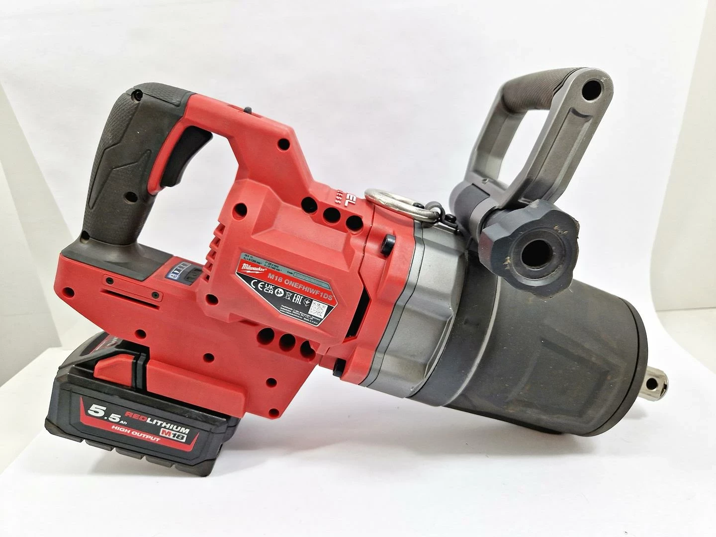 klucz-udarowy-akumulatorowy-1-2711-nm-milwaukee-m18-onefhiwf1ds-rozmiar-trzpienia-1