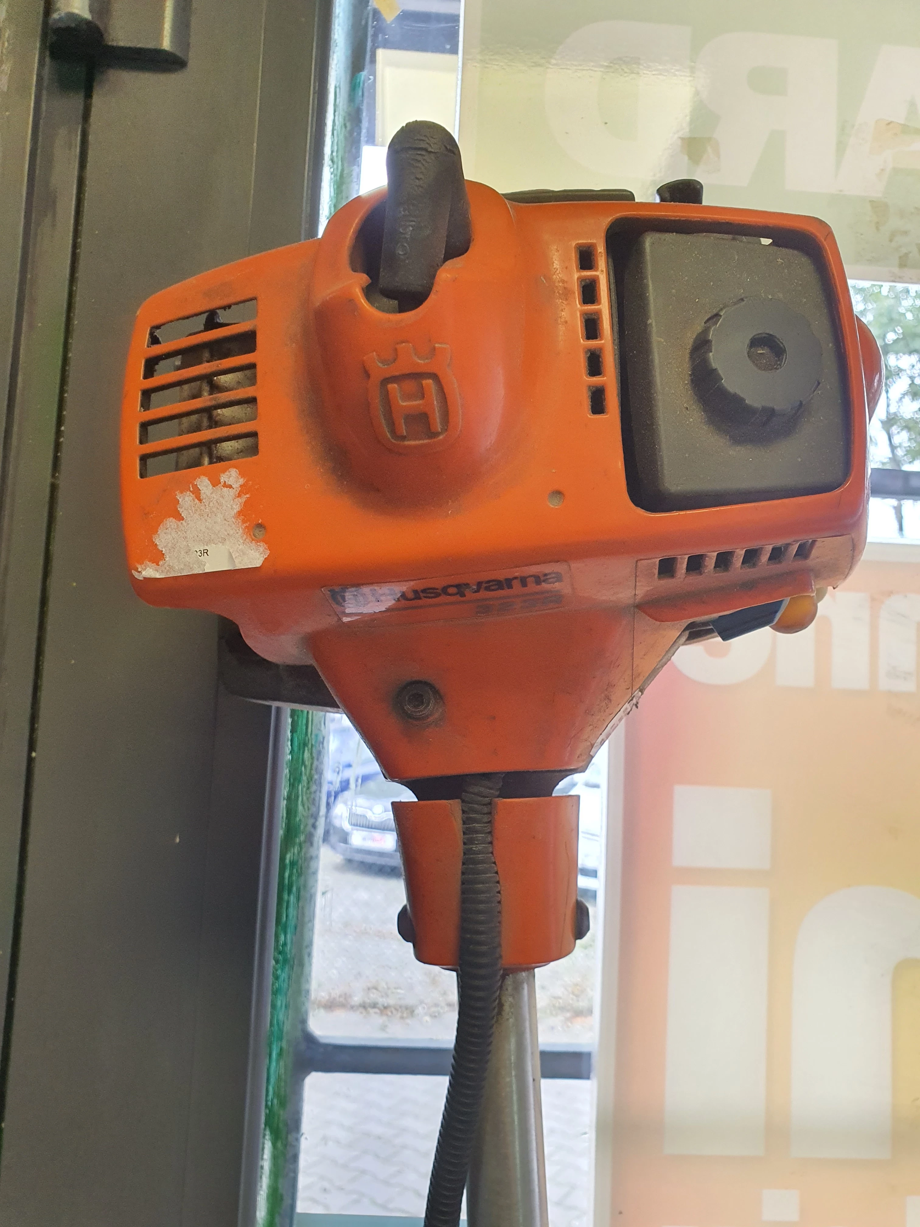 kosa-spalinowa-husqvarna-323r-moc-09-kw-12-km-stan-uzywany