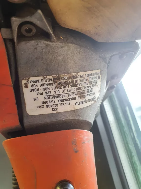 kosa-spalinowa-husqvarna-323r-moc-09-kw-12-km-marka-husqvarna