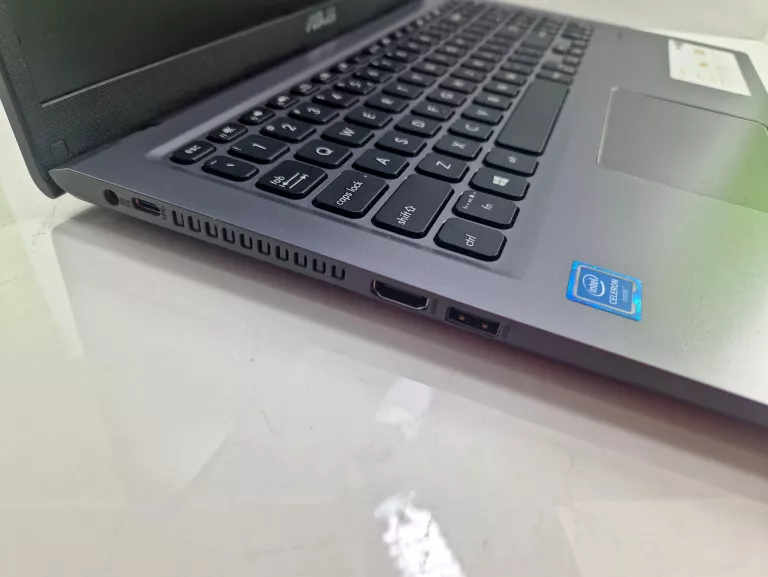 LAPTOP ASUS X515M 4 GB RAM/256GB/WIN11