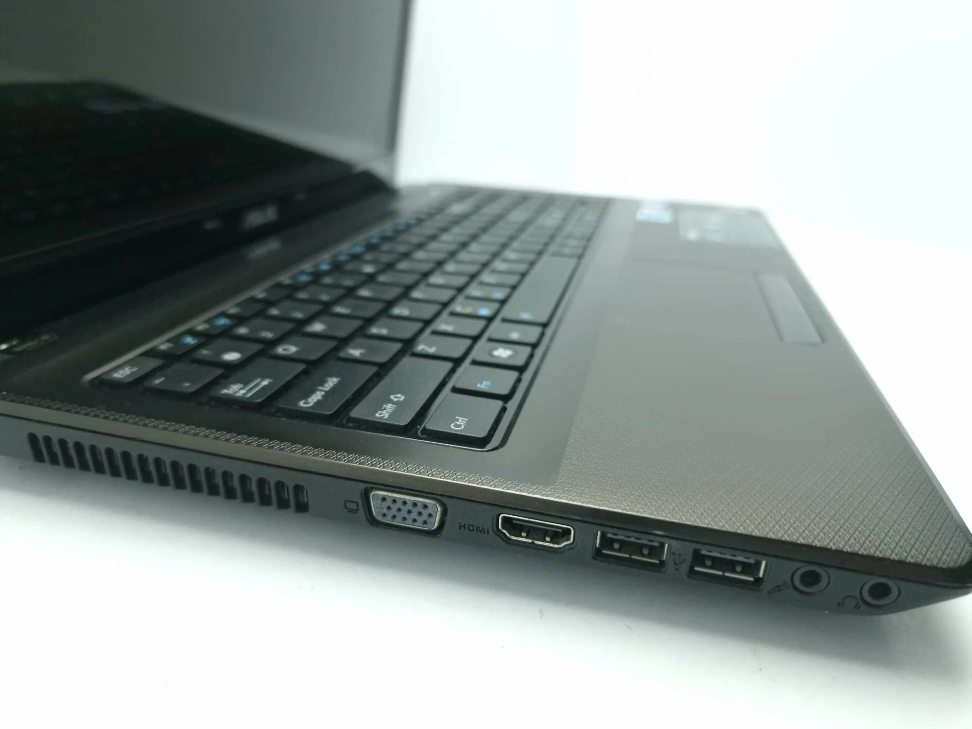 laptop-notebook-asus-x52j-156i3-370m3320gbradeonwin7-rozdzielczosc-px-1366-x-768