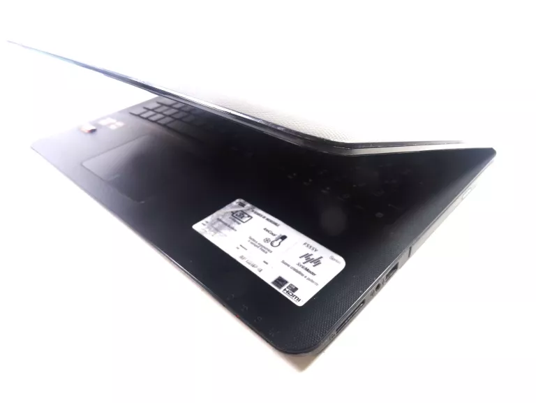 laptop-asus-f555yzasilacz-seria-procesora-amd-a8