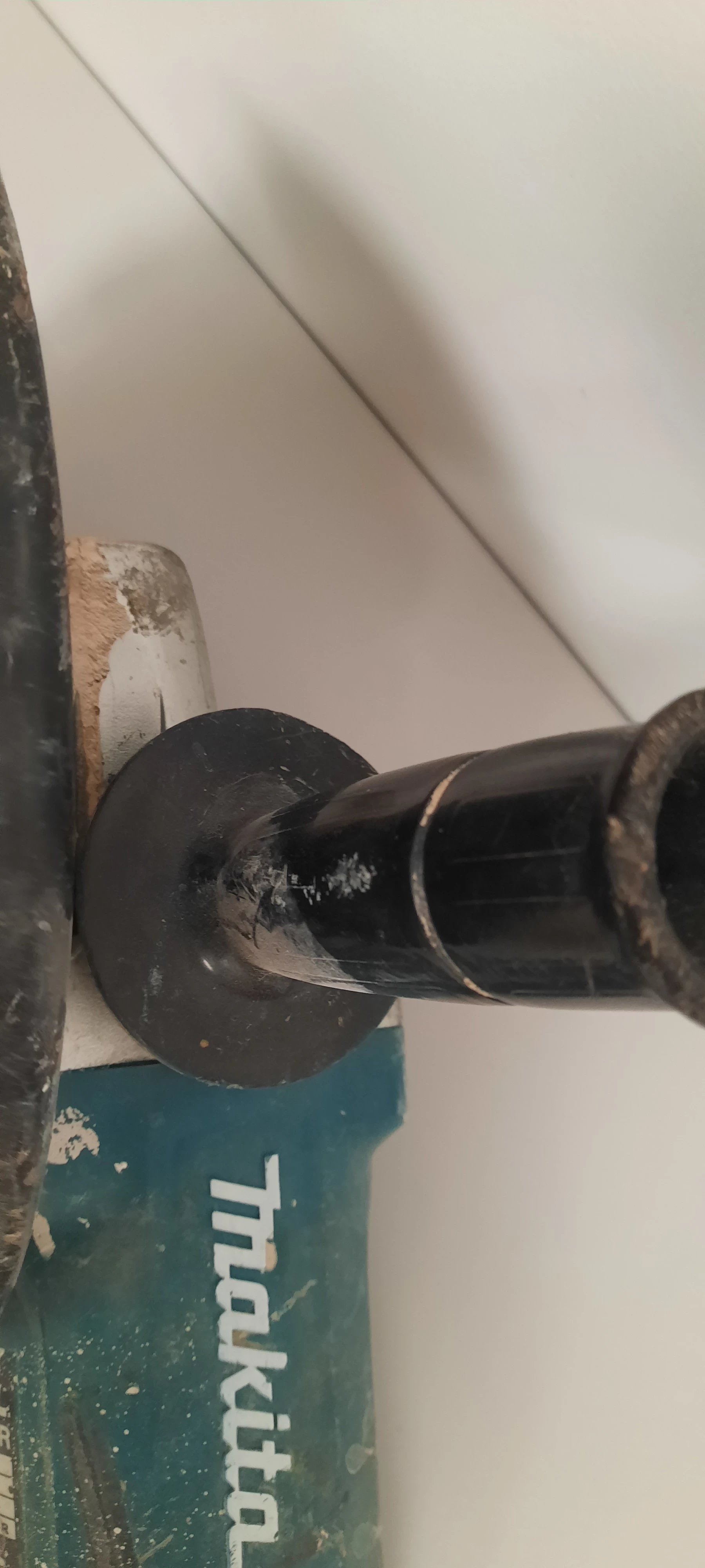 szlifierka-katowa-makita-ga9050r-duza-srednica-tarczy-mm-10-mm