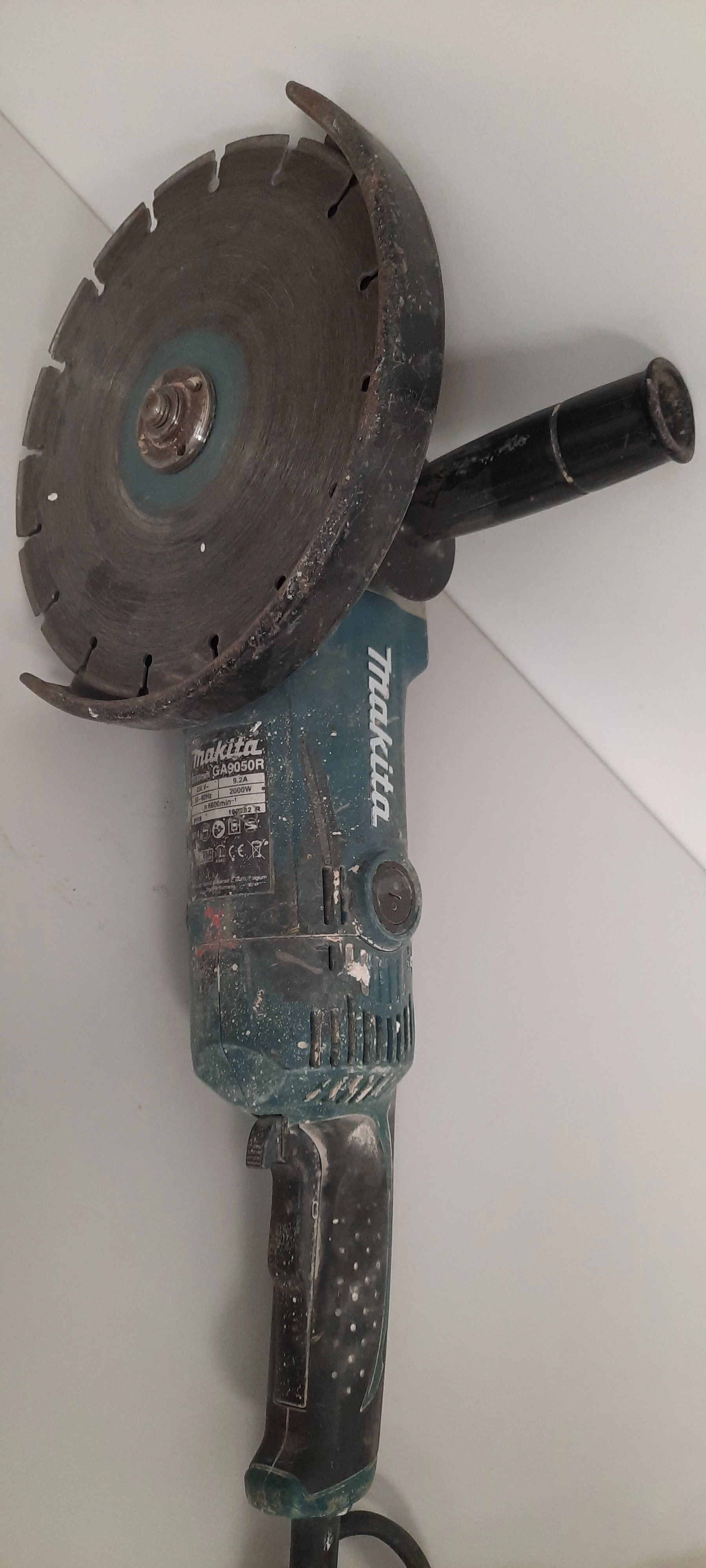 szlifierka-katowa-makita-ga9050r-duza-rodzaj-zasilania-sieciowe