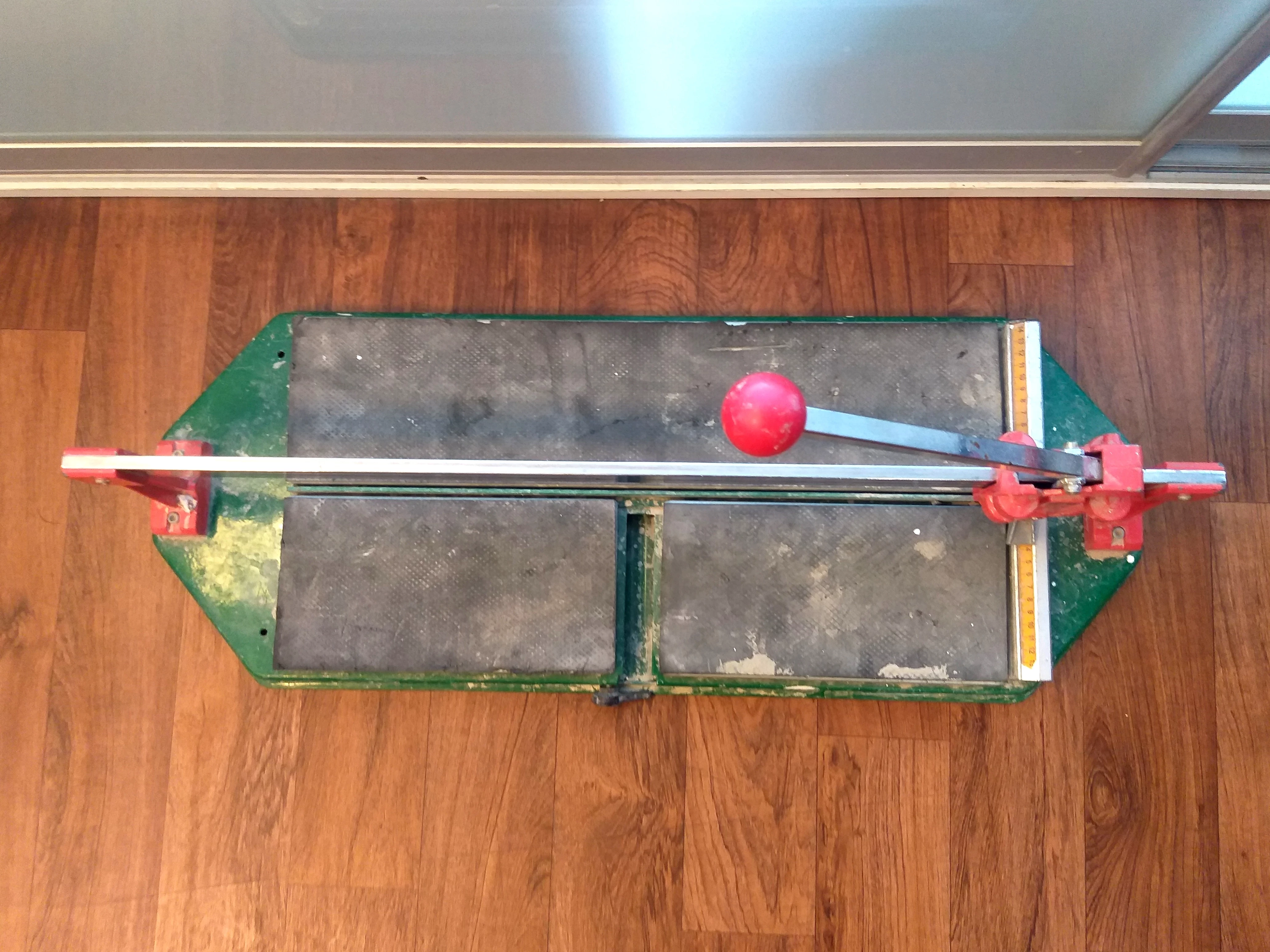 przecinarka-do-plytek-60cm-rodzaj-przyssawka