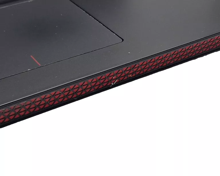 LAPTOP DELL INSPIRON 7000 GAMING I7-7700 8GB 1000 HDD GTX1050 TI