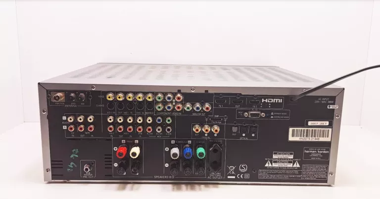 AMPLITUNER HARMAN KARDON AVR 147