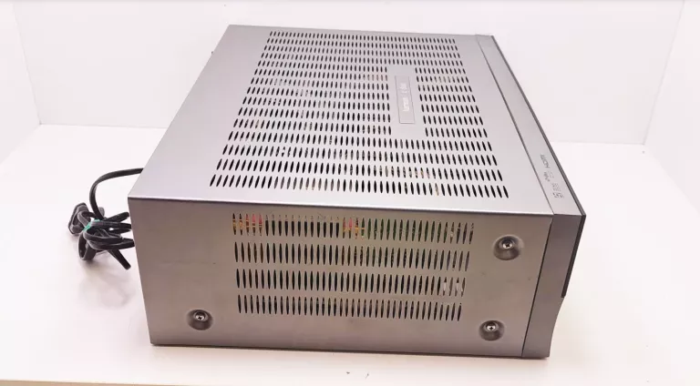 AMPLITUNER HARMAN KARDON AVR 147
