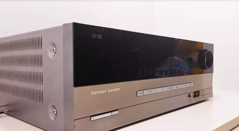 AMPLITUNER HARMAN KARDON AVR 147