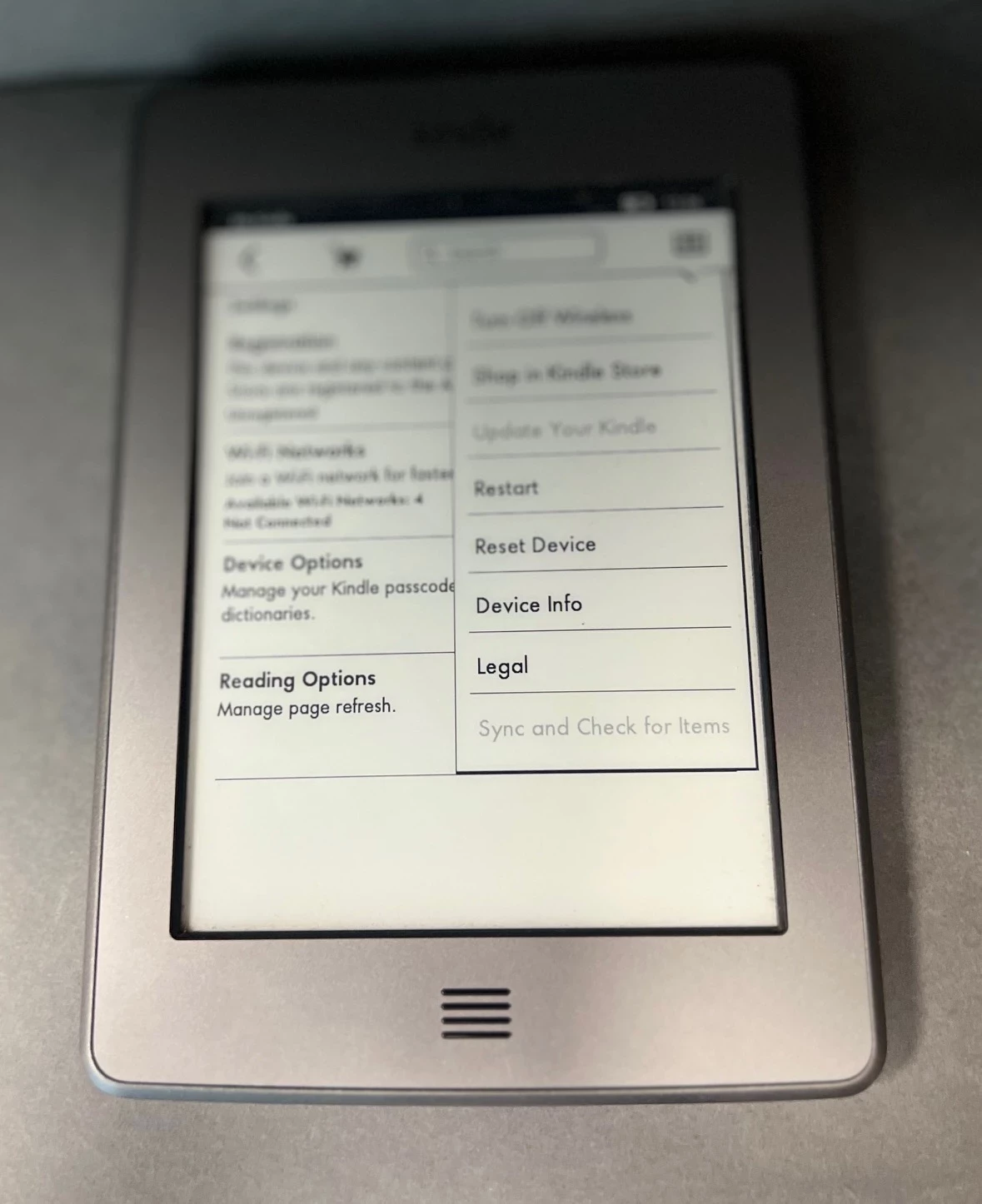 czytnik-e-bookow-amazon-kindle-touch-4-d01200-ean-gtin-848719056105