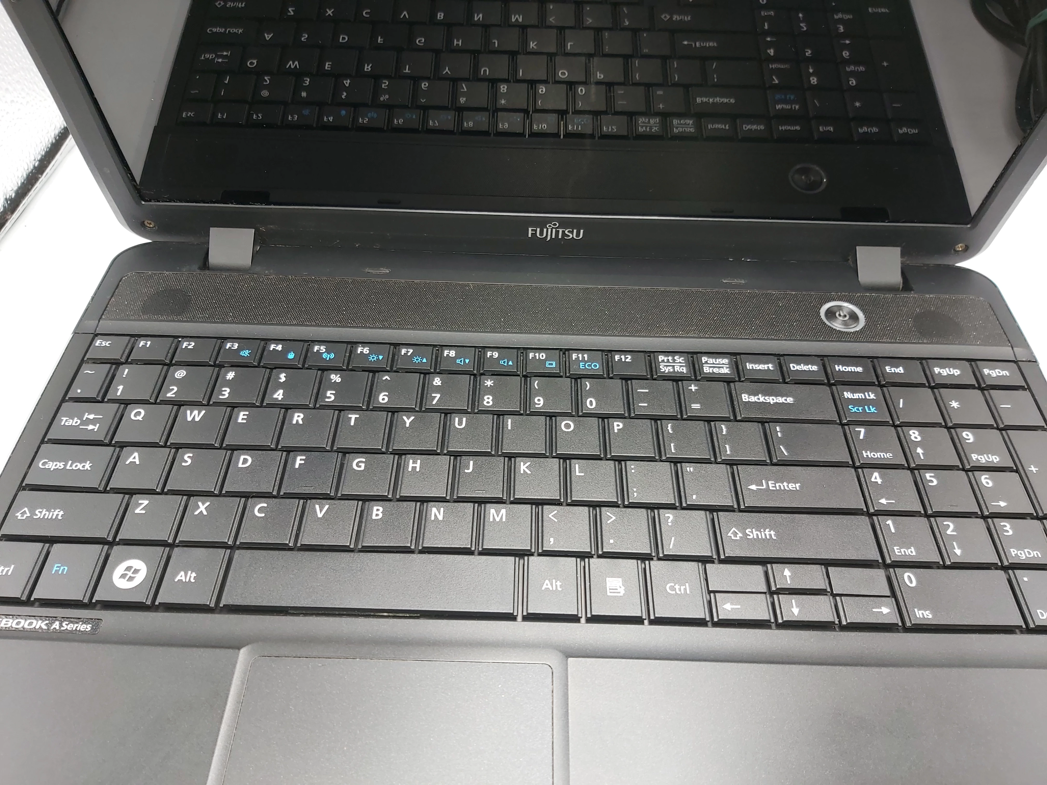 laptop-fujitsu-lifebook-ah512-intel-4256gb-zasilacz-kod-producenta-laptop-lifebook-a512