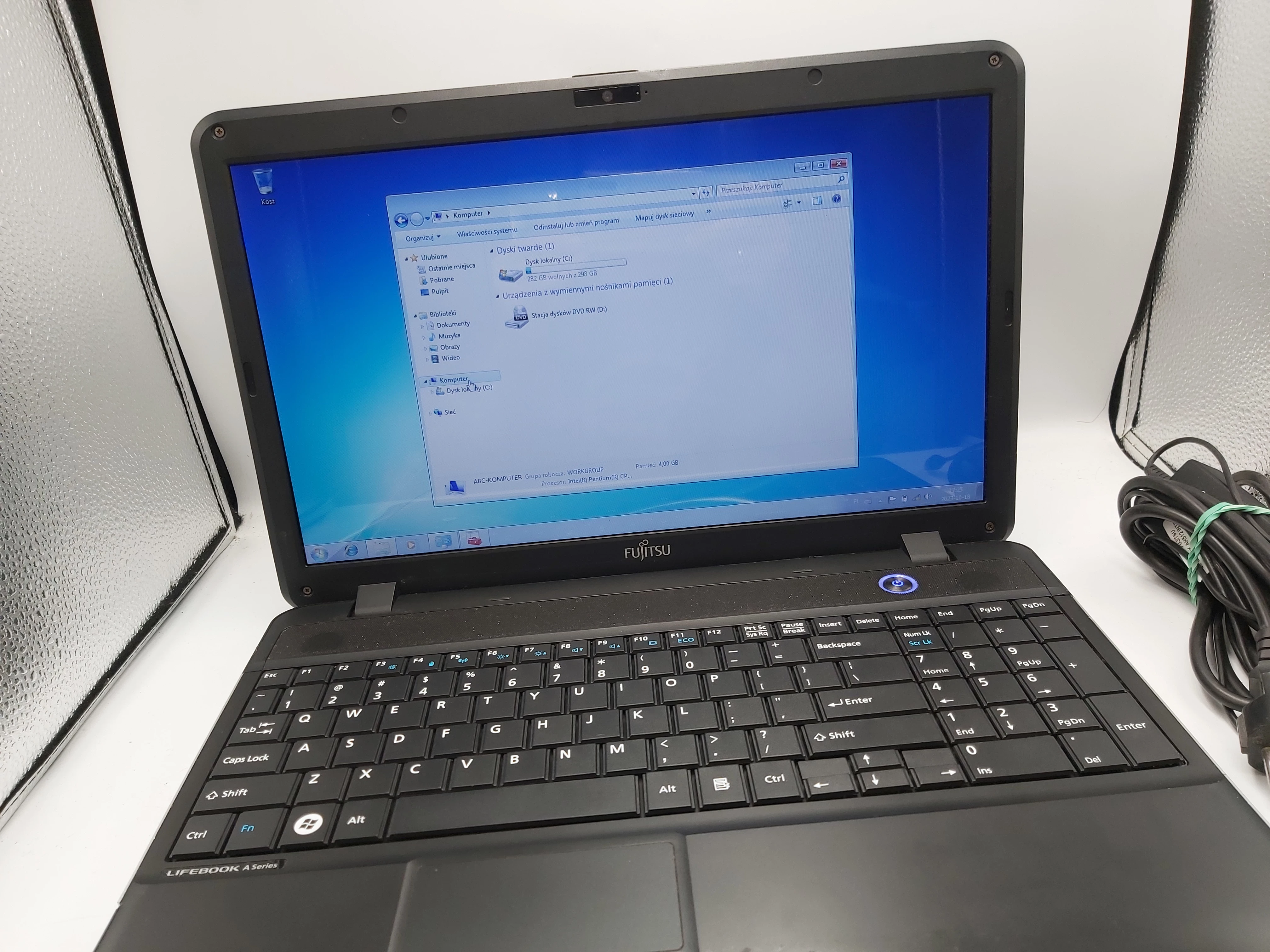 laptop-fujitsu-lifebook-ah512-intel-4256gb-zasilacz-pojemnosc-dysku-120