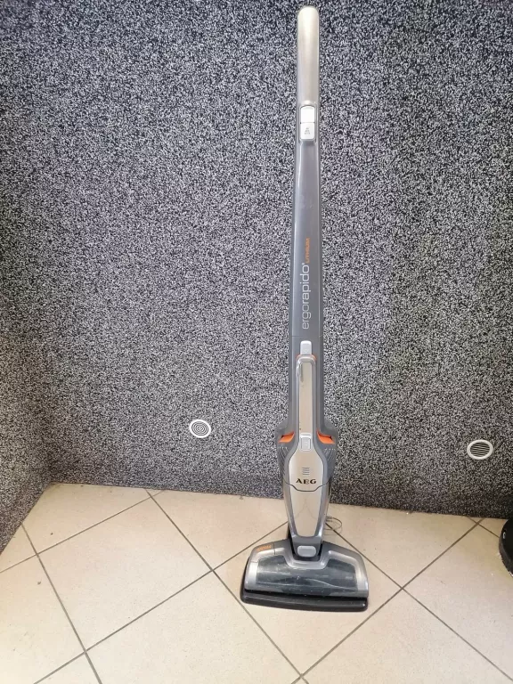 ODKURZACZ BEZPRZEWODOWY AEG LI-35