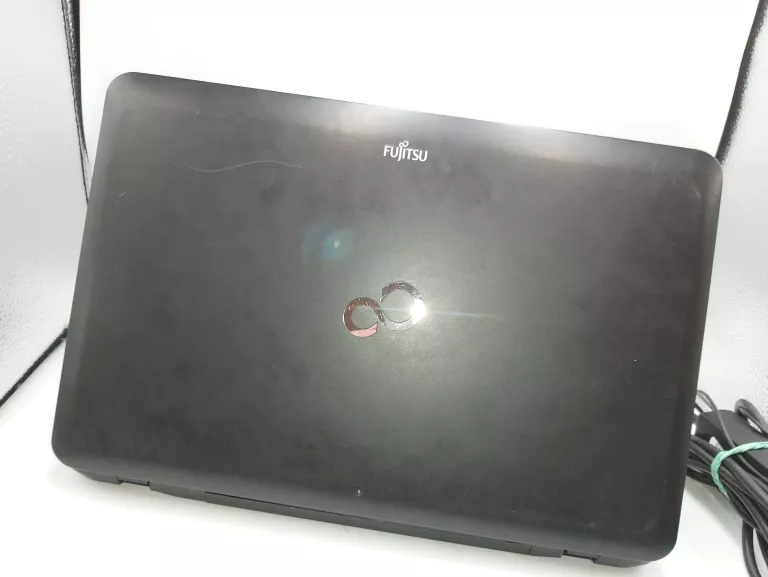 LAPTOP FUJITSU LIFEBOOK AH512 INTEL 4/256GB + ZASILACZ