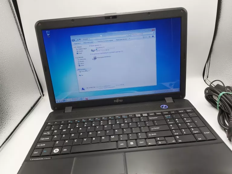 LAPTOP FUJITSU LIFEBOOK AH512 INTEL 4/256GB + ZASILACZ
