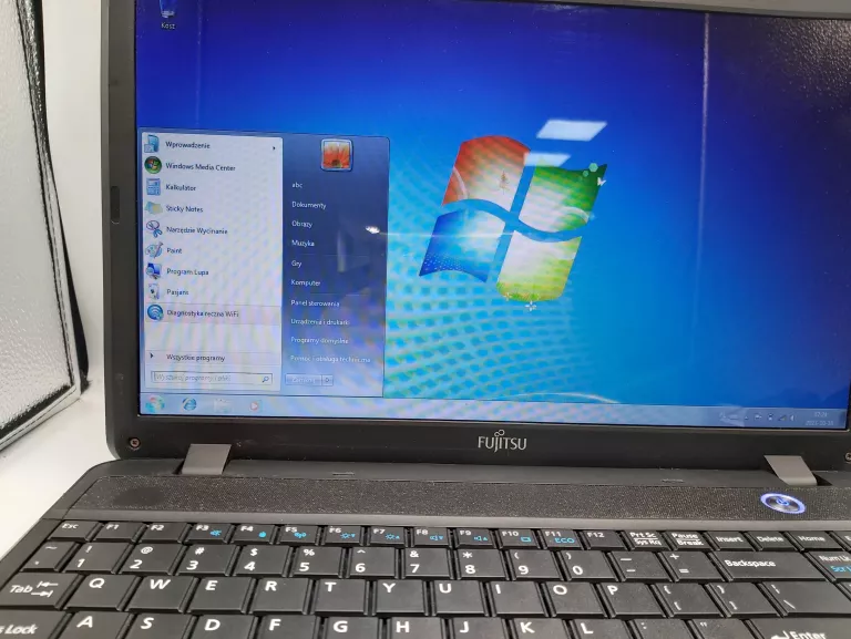LAPTOP FUJITSU LIFEBOOK AH512 INTEL 4/256GB + ZASILACZ