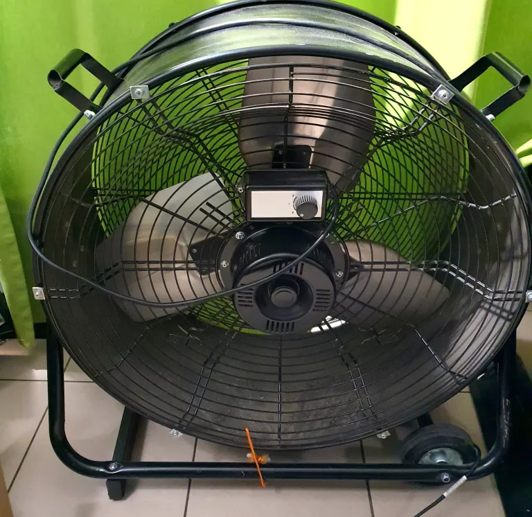 wentylator-podlogowy-castorama-sfdc3-600ct0-czarny-funkcje-regulacja-kata-nachylenia