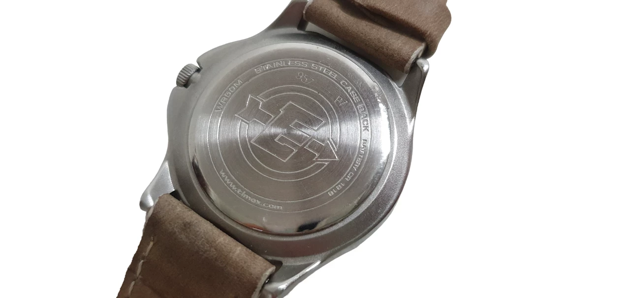 zegarek-damski-timex-expedition-957-p7-ksztalt-koperty-okragla