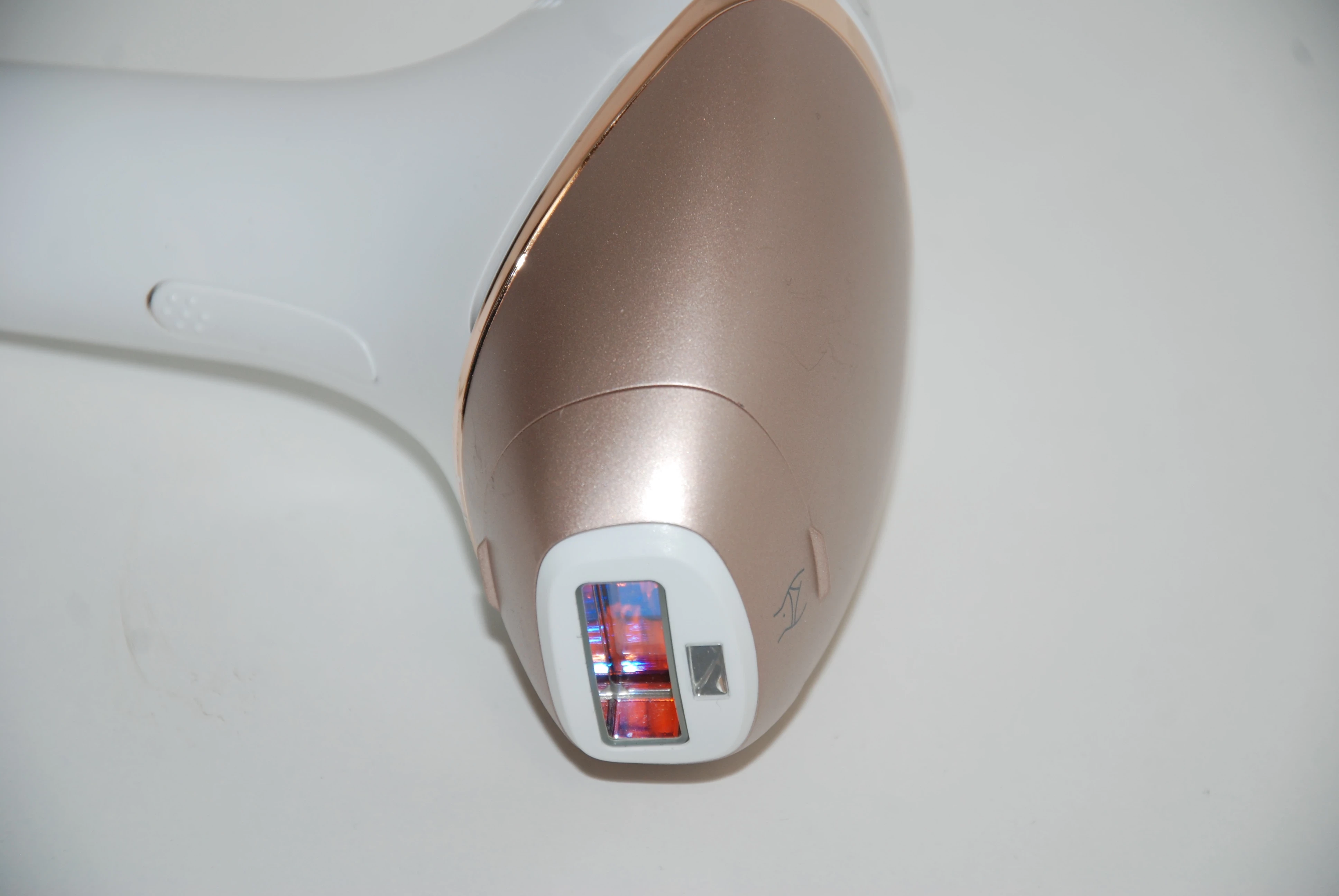 depilator-laserowy-philips-lumea-prestige-bri956-funkcje-czujnik-kontaktu-ze-skora