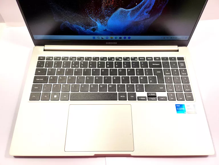 LAPTOP SAMSUNG GALAXY BOOK 2 NP750XED 15,6 " INTEL CORE I5 8 GB / 256 GB