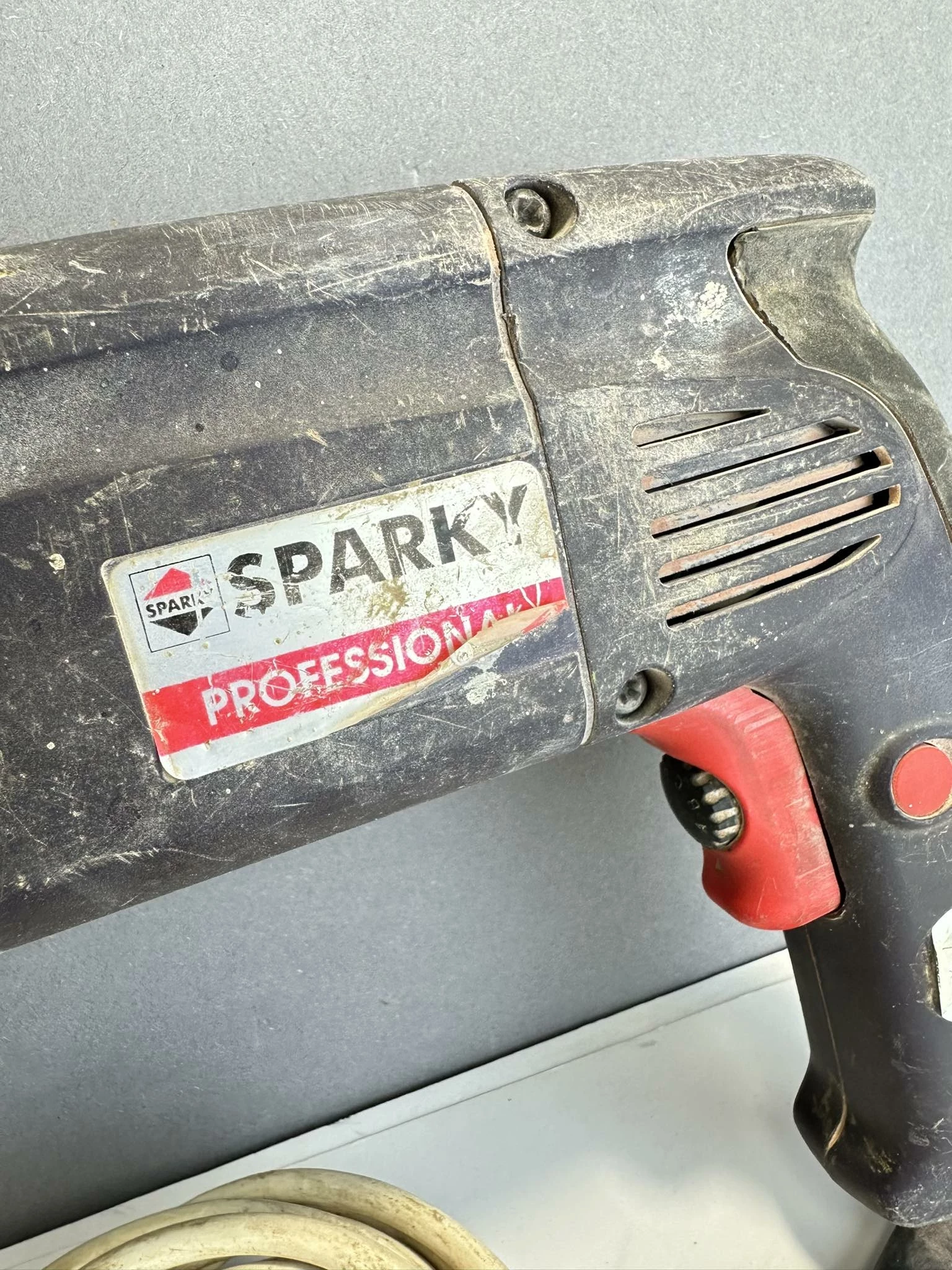 mlotowiertarka-sparky-bpr261e-sds-plus-800-w-energia-udaru-3