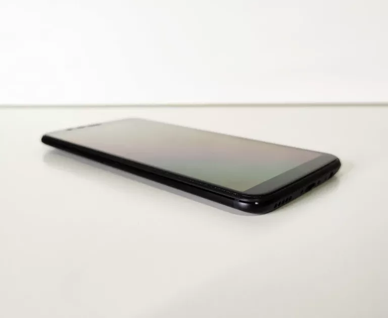 TELEFON ONE PLUS 5T 8 GB/128 GB ZESTAW