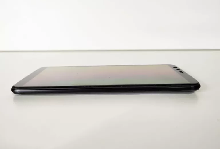 TELEFON ONE PLUS 5T 8 GB/128 GB ZESTAW