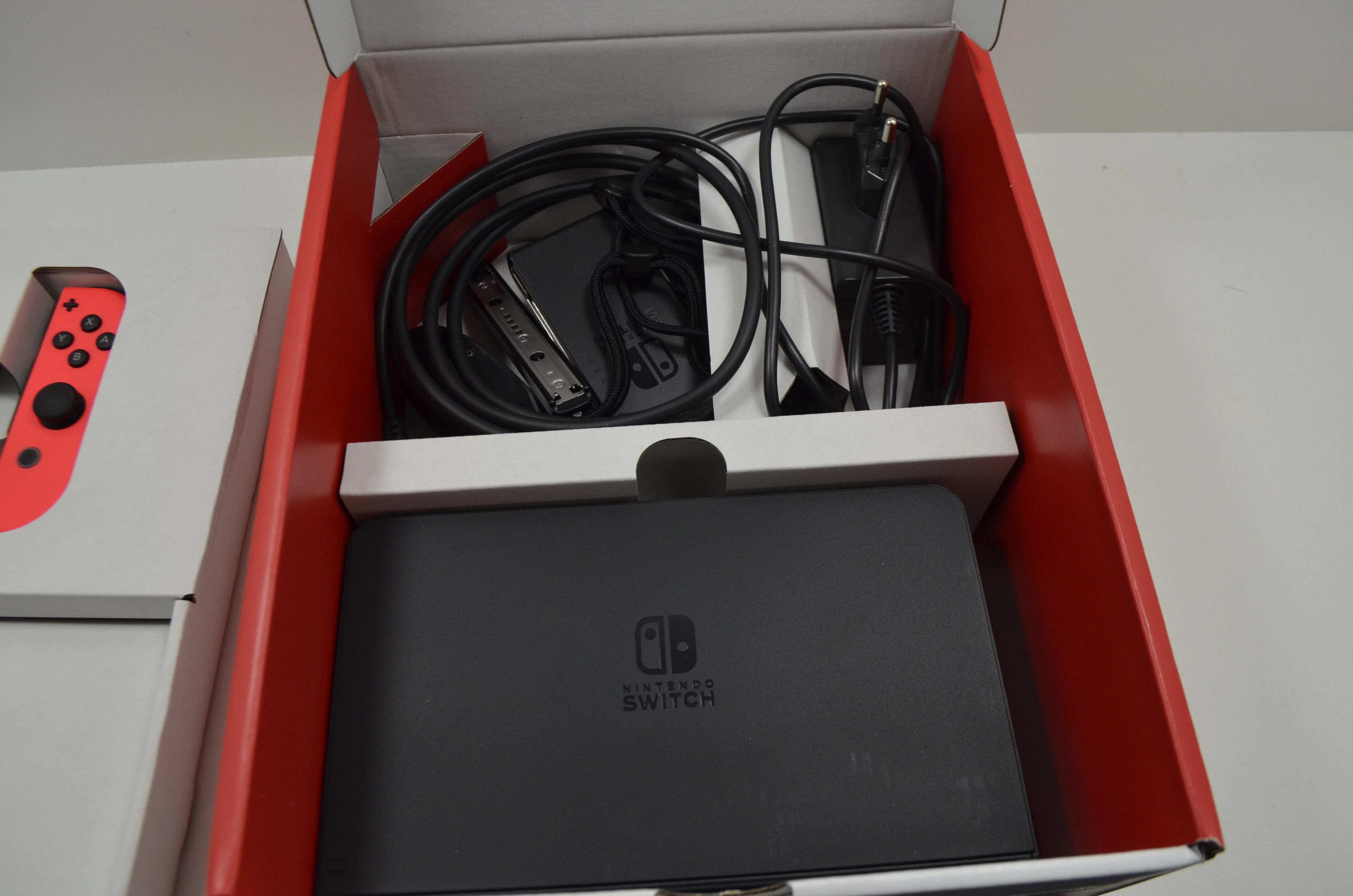 konsola-nintendo-switch-oled-komplet-ean-gtin-045496453442