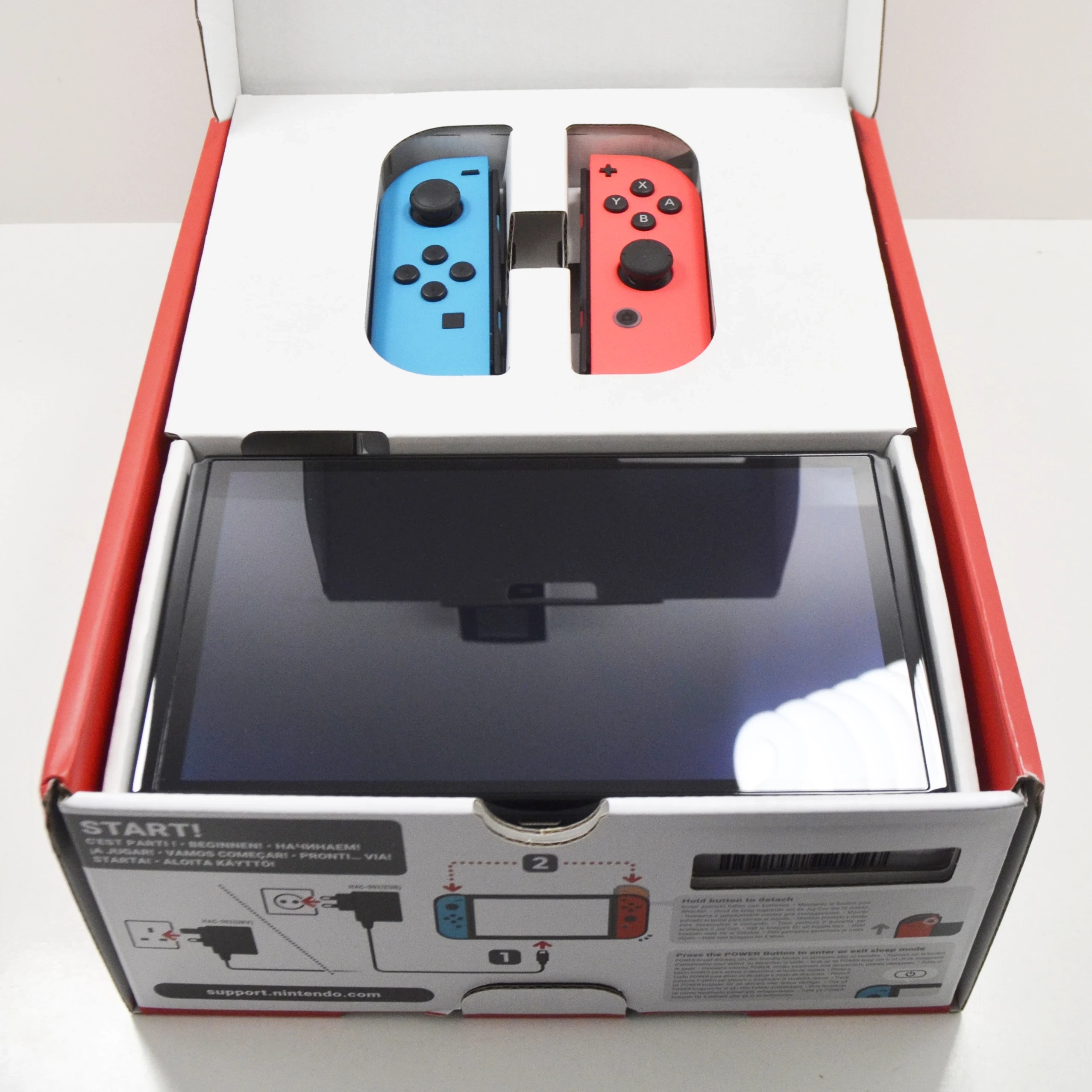 konsola-nintendo-switch-oled-komplet-gry-w-zestawie-brak-informacji