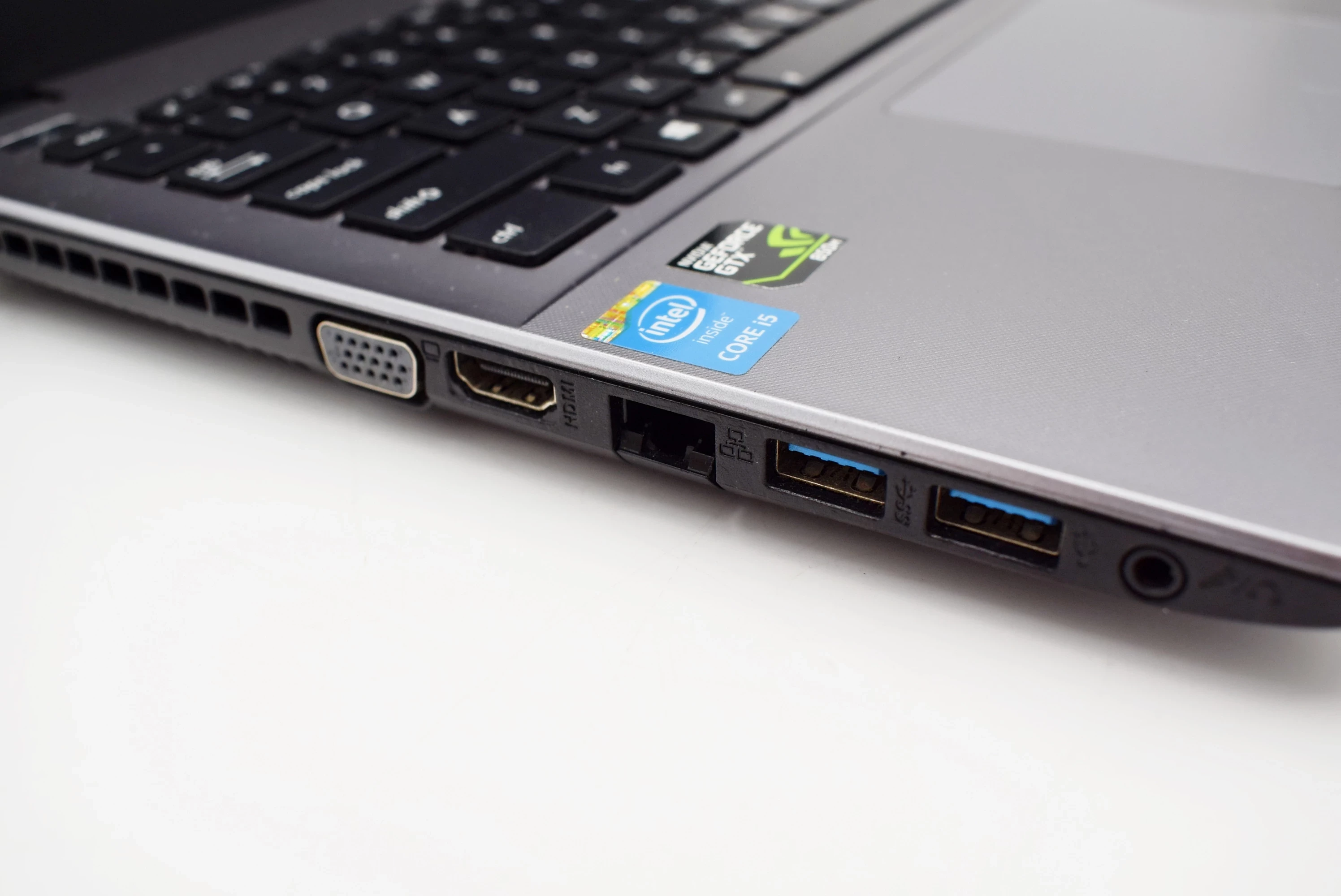 laptop-asus-r510j-i5-4gen-128ssd-4gb-ram-geforce-850-kod-producenta-r510j