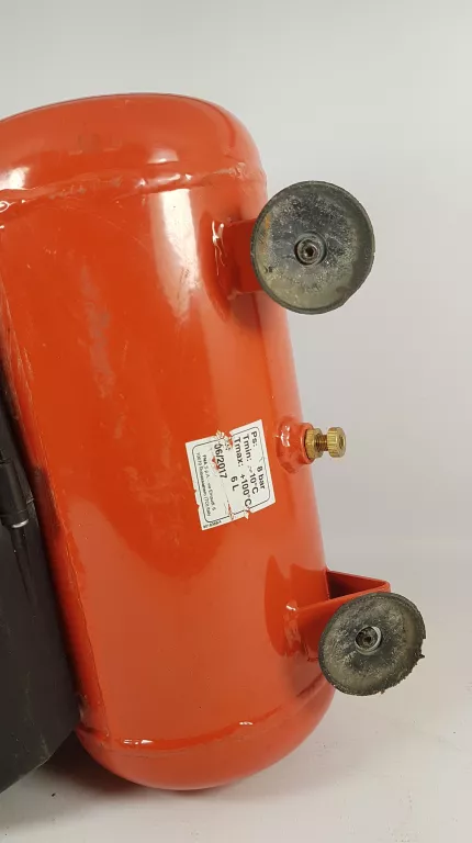 kompresor-bezolejowy-6l-8bar-black-decker-bd-556-wydajnosc-efektywna-30