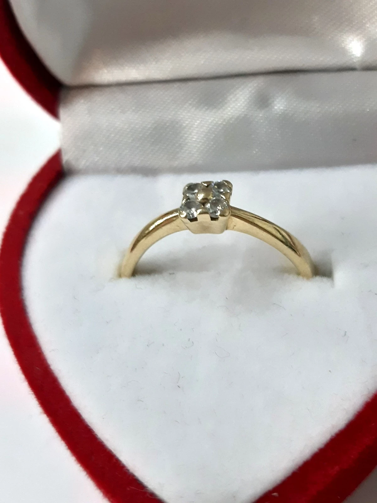 pierscionek-585-261g-4-brylanty-r20-jagiellonska-721-szczecin-rs