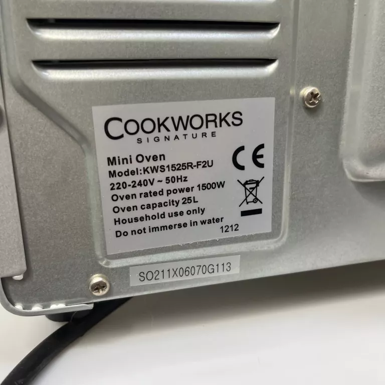 piekarnik-wolnostojacy-cookworks-1500w-kws152r-f2u-opis-moc-1500