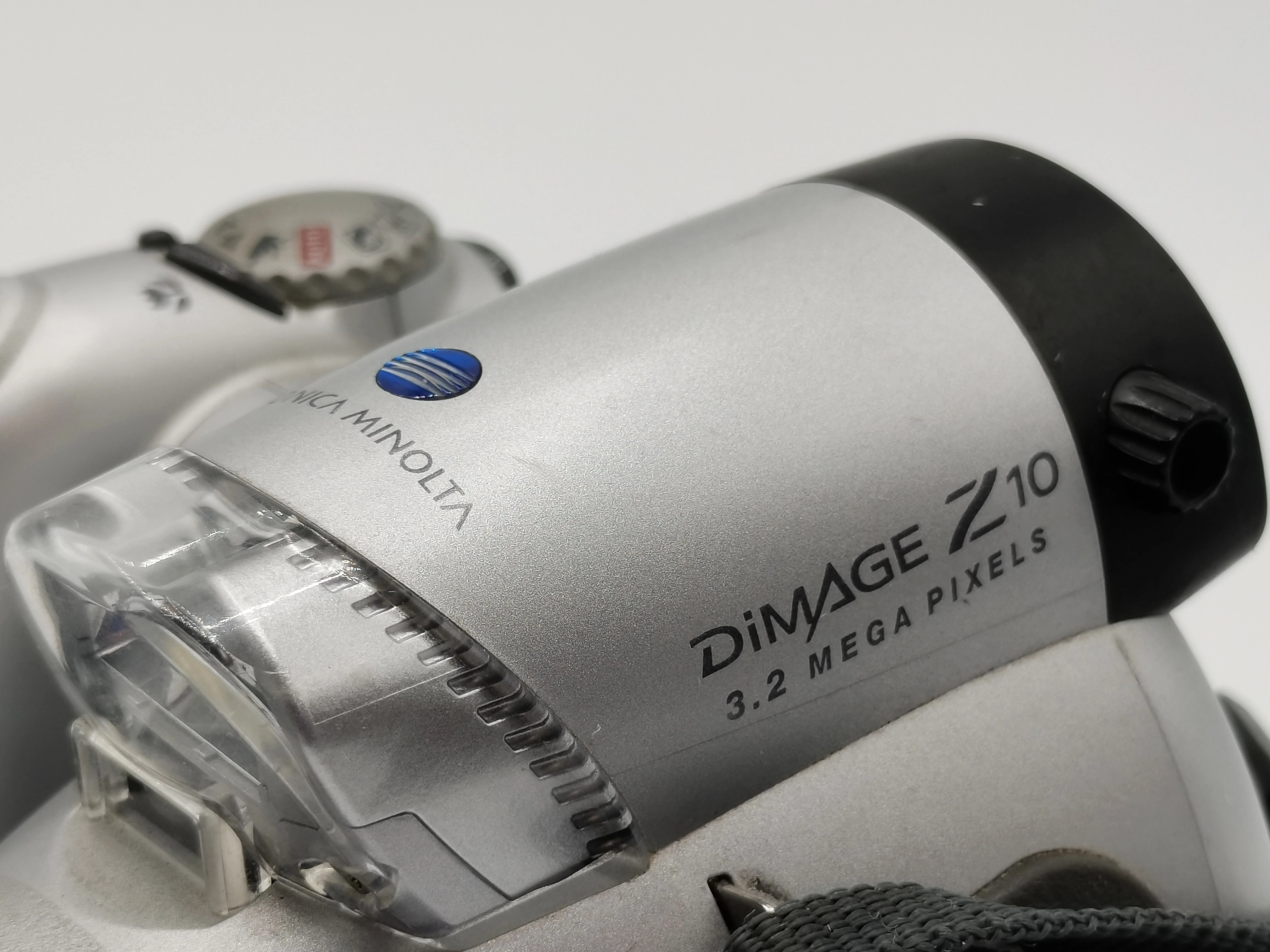 aparat-konica-minolta-dimage-z10-n13656-warto-zoom-optyczny-8