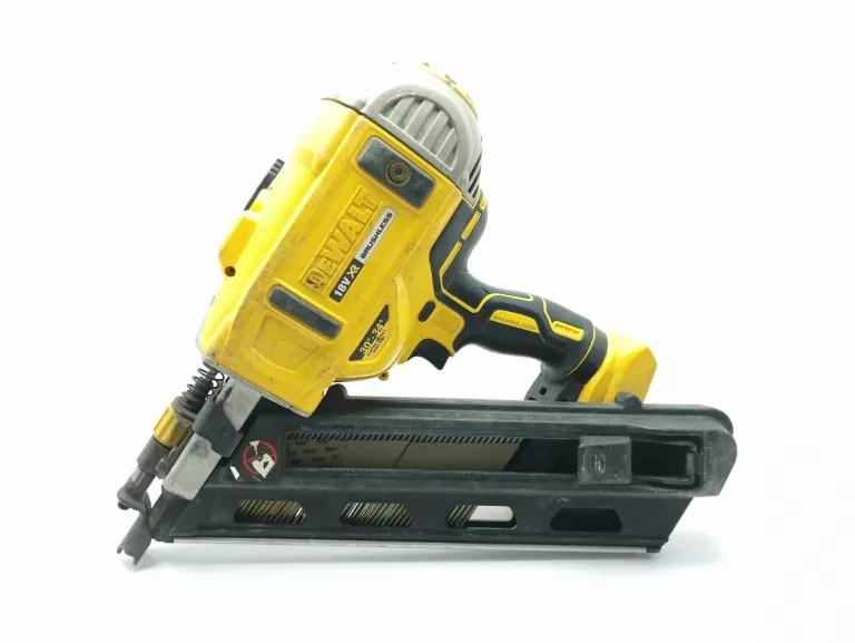 GWOŹDZIARKA 18V DEWALT DCN692 WALIZKA 2X AKU